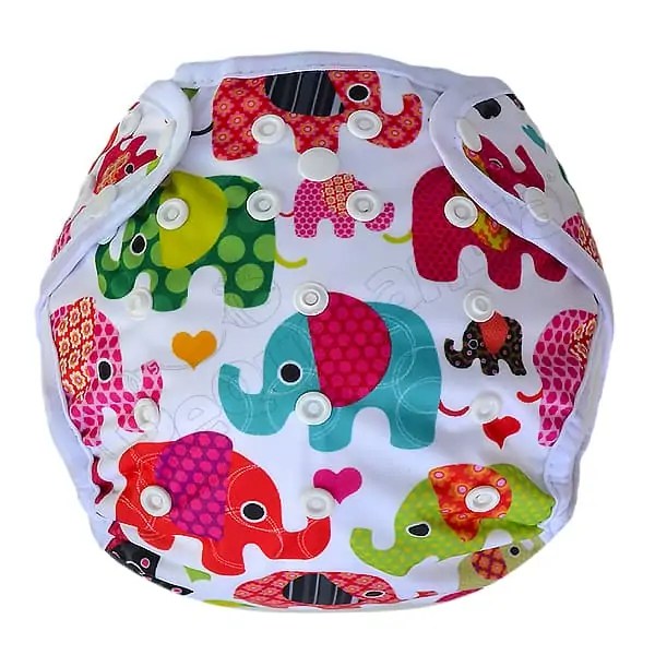 Cobertor Borde Blanco Eletanfes Diseno Fondo Blanco con Barrera en Piernas