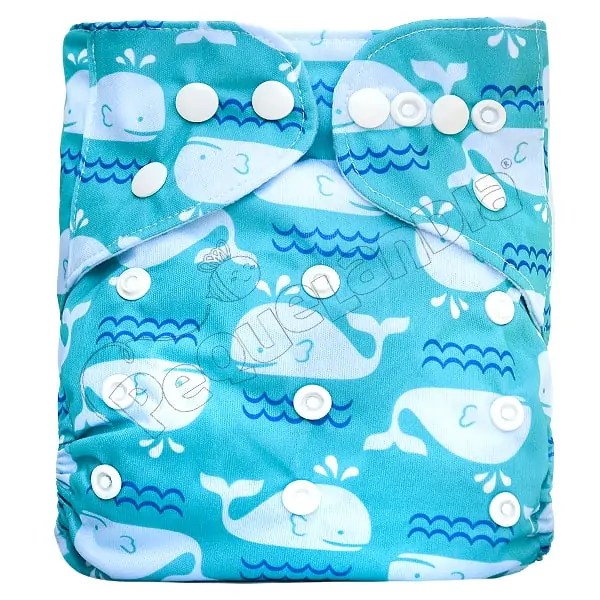 Pañal de Tela Ecológico – Ballenitas Celeste Fondo Cyan
