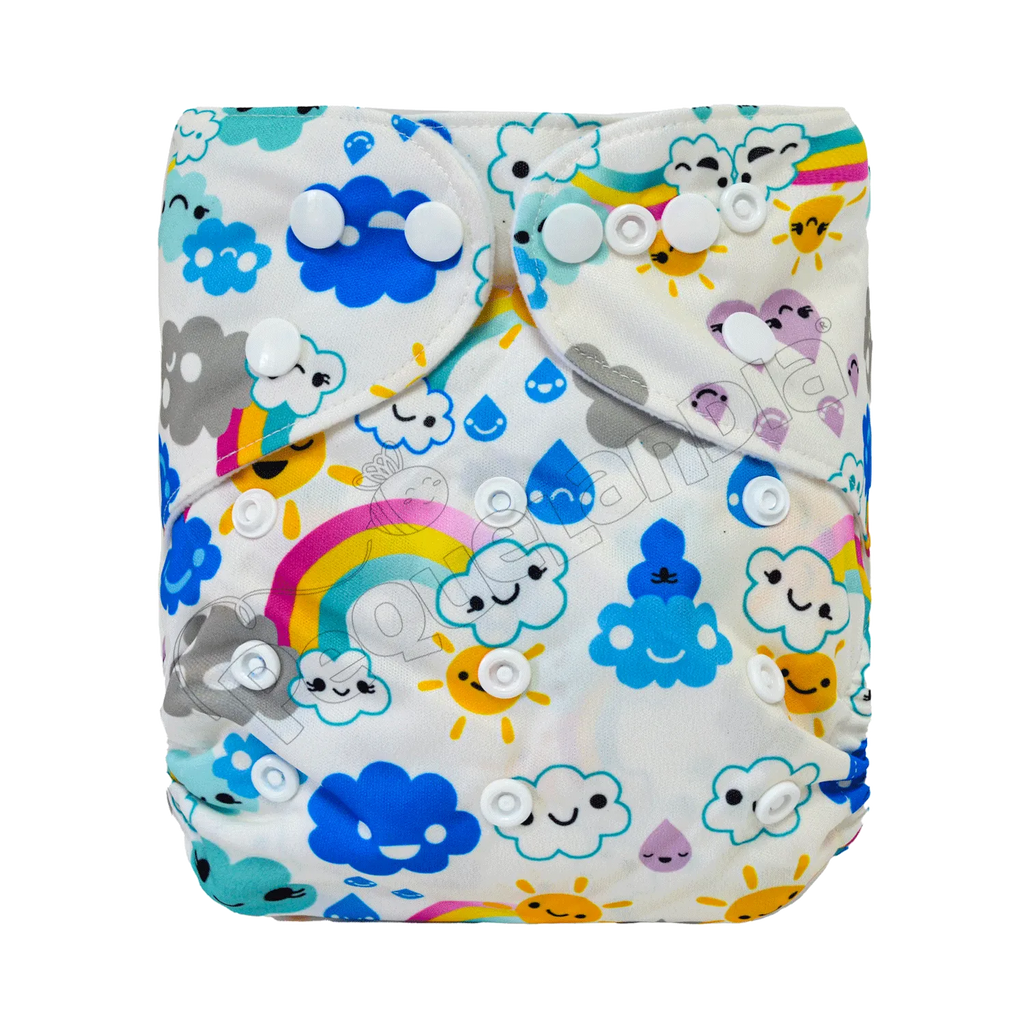 Pañal de Tela Ecológico – Nubes Arcoiris Fondo Blanco