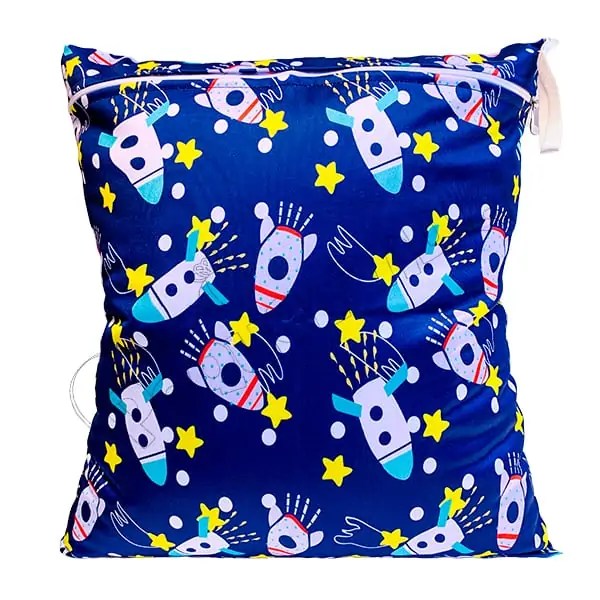 Wetbag Diseño Cohete fondo morado